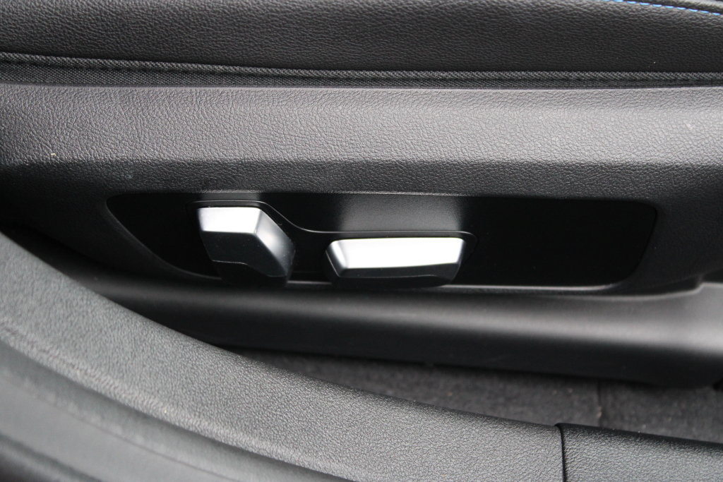Used 2023 BMW i4 eDrive40 w/ M Sport Package RWD image 12