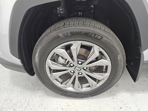 Used 2022 Toyota RAV4 XLE Premium AWD/4WD image 10