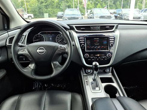 Used 2024 Nissan Murano SV AWD/4WD image 14