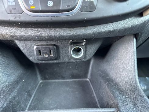 Used 2022 Chevrolet Traverse LS image 20