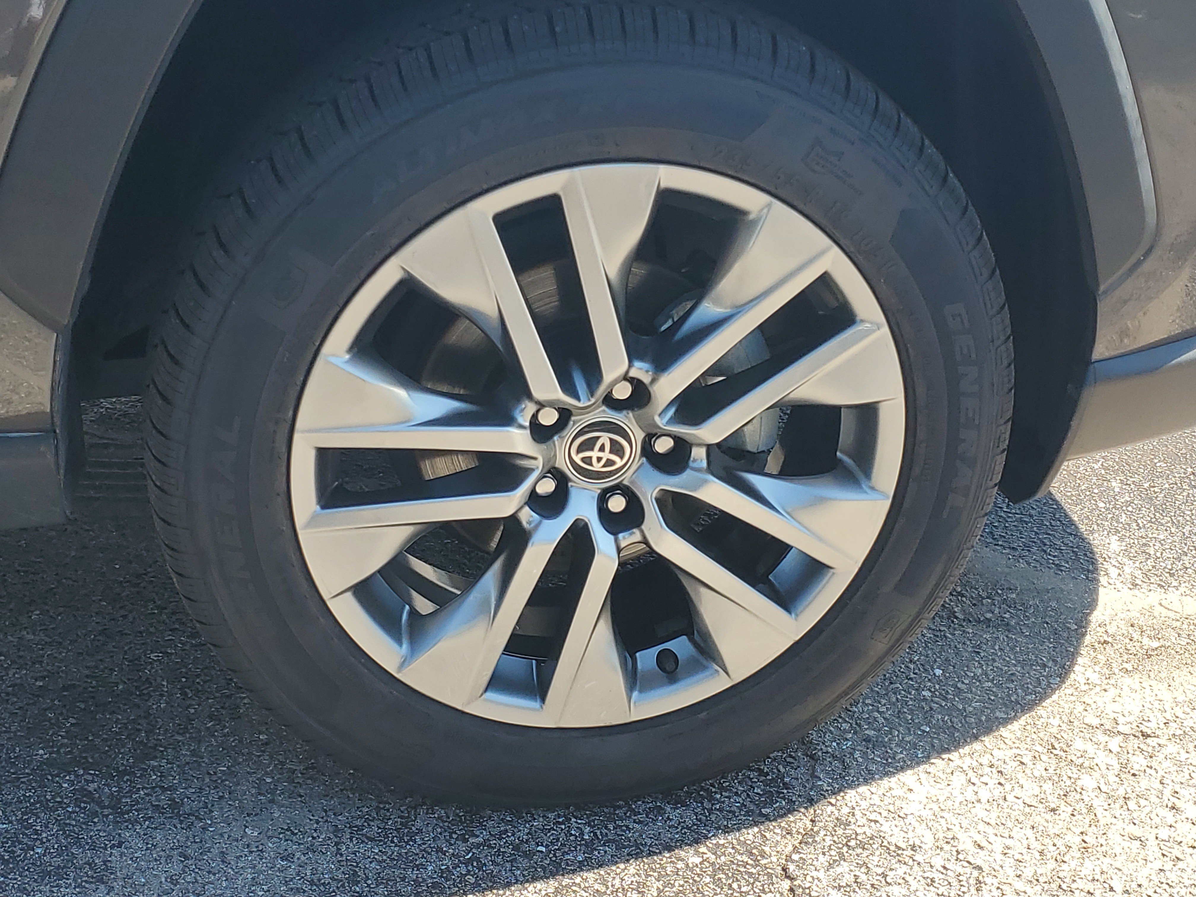 Certified 2023 Toyota RAV4 XLE Premium FWD image 7