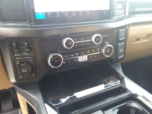 Used 2024 Ford F250 Lariat w/ Chrome Package AWD/4WD image 20