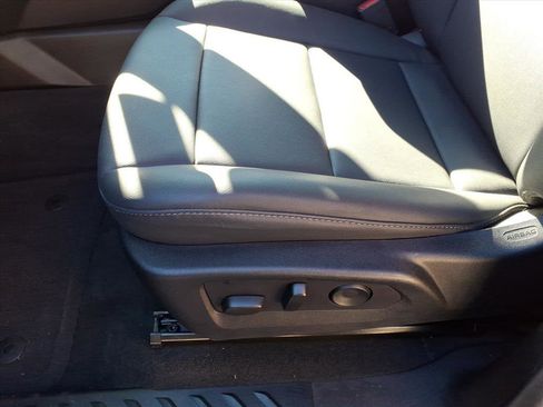 Used 2024 Chevrolet Colorado LT w/ LT Convenience Package III image 34