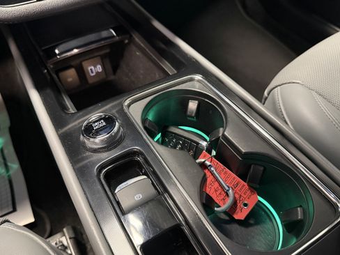 Used 2021 Lincoln Corsair AWD w/ Premium Package image 12