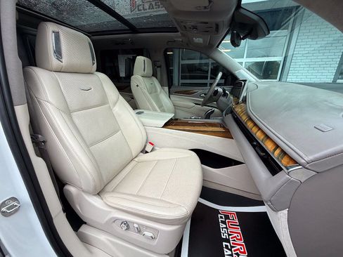 Used 2021 Cadillac Escalade Premium Luxury Platinum AWD/4WD image 45