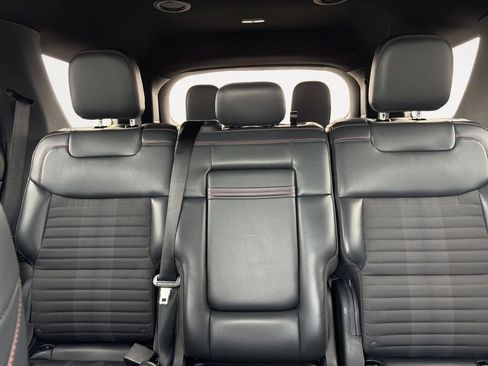 Used 2025 Ford Explorer ST-Line w/ ST-Line Street Pack AWD/4WD image 52