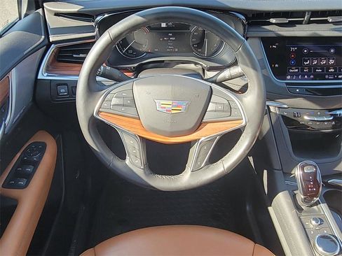Used 2023 Cadillac XT5 Premium Luxury image 18