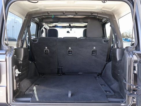 Used 2020 Jeep Wrangler Unlimited Rubicon image 14