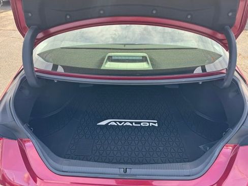 Used 2019 Toyota Avalon Touring w/ Advanced Safety Package image 33