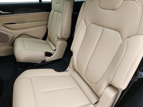 New 2026 Jeep Grand Cherokee L Limited RWD image 23
