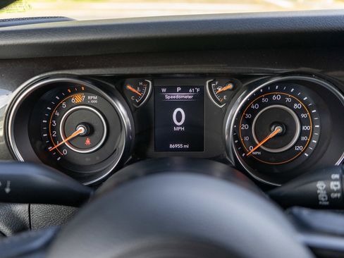 Used 2019 Jeep Wrangler Unlimited Sport AWD/4WD image 11