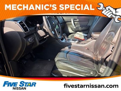 Used 2010 GMC Acadia SLT w/ Technology Package image 7