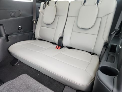 New 2026 Ford Explorer Active w/ Active Comfort Package RWD image 21