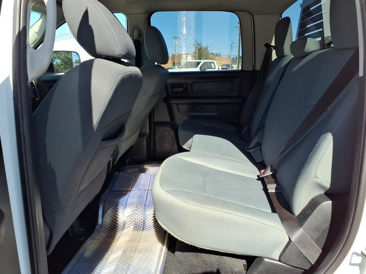 Used 2014 RAM 2500 Tradesman w/ Chrome Appearance Group AWD/4WD image 16