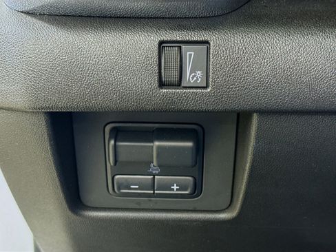 Used 2024 GMC Canyon Elevation w/ Convenience Package image 12