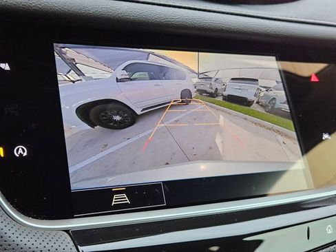 New 2025 Cadillac XT6 Luxury image 17