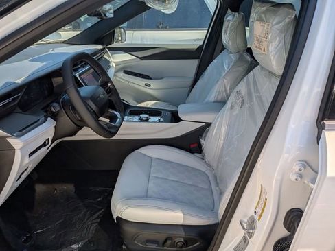 New 2026 Jeep Cherokee Overland w/ Advanced Pro Tech Group AWD/4WD image 4