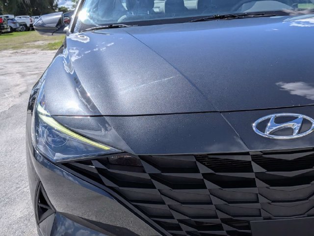 Used 2023 Hyundai Elantra SEL w/ Convenience Package FWD image 10