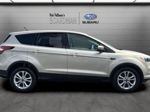 Used 2017 Ford Escape SE w/ SE Cold Weather Package FWD image 3