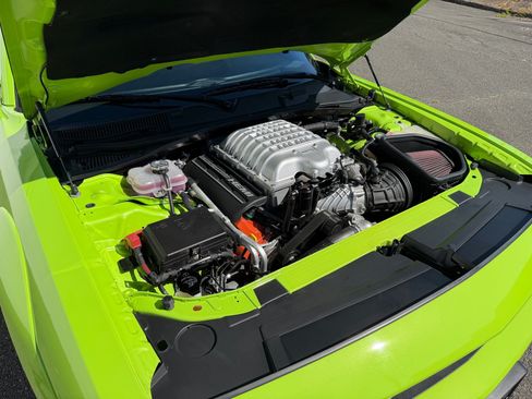Used 2019 Dodge Challenger SRT Hellcat RWD image 31