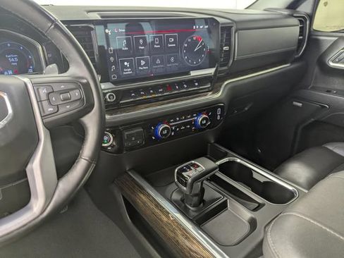 Used 2024 GMC Sierra 1500 Elevation w/ Elevation Premium Package AWD/4WD image 13
