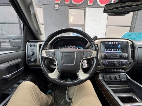 Used 2018 GMC Sierra 2500 Denali image 4