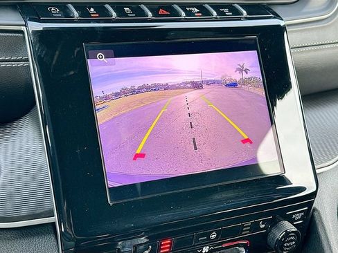 Used 2025 Jeep Grand Cherokee Altitude RWD image 14