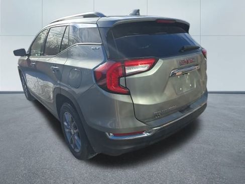 Used 2023 GMC Terrain SLT image 3