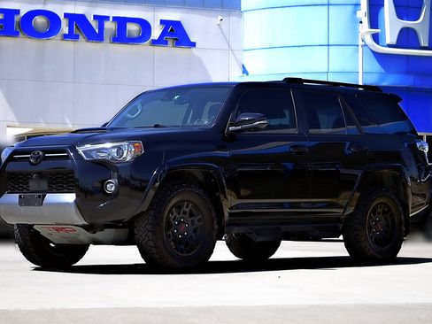 Used 2022 Toyota 4Runner TRD Off-Road Premium AWD/4WD image 1