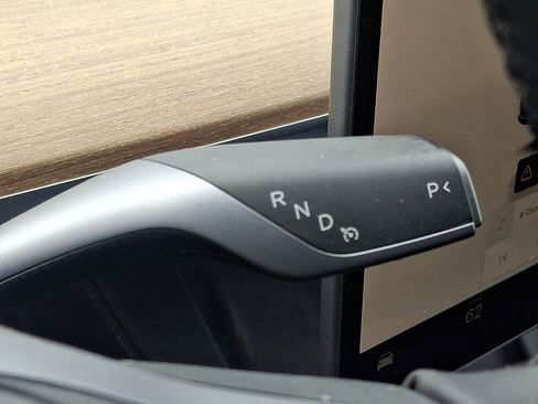 Used 2022 Tesla Model Y Long Range AWD/4WD image 15