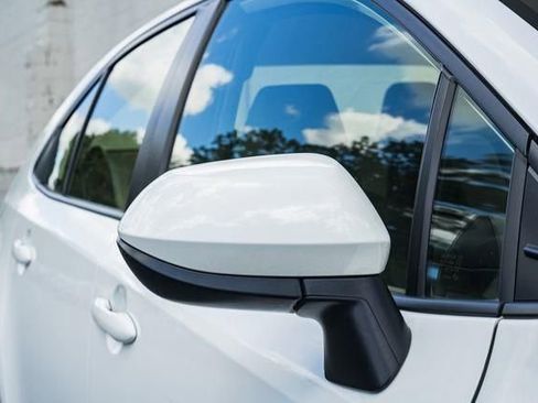 Used 2022 Toyota Corolla LE image 12