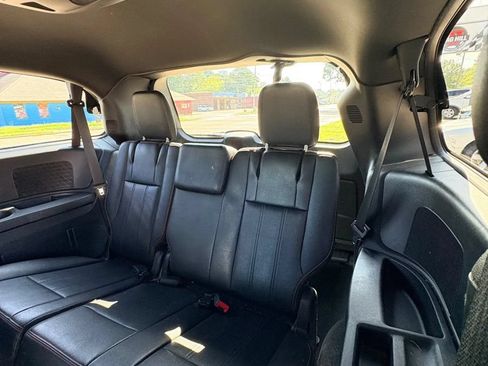 Used 2018 Dodge Grand Caravan GT FWD image 13