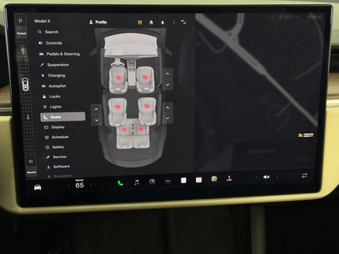 Used 2023 Tesla Model X Standard Range image 28