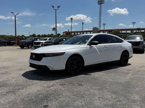 Used 2024 Honda Accord EX image 9