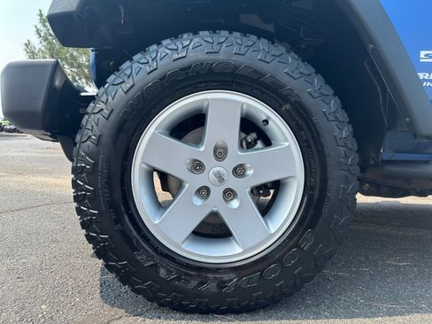 Used 2010 Jeep Wrangler Unlimited Sport AWD/4WD image 11