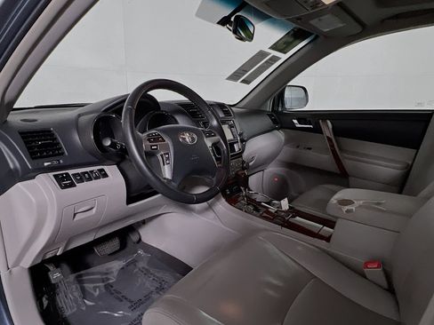 Used 2013 Toyota Highlander Limited FWD image 29