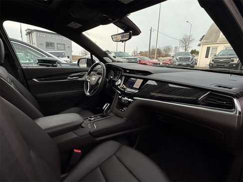 Used 2024 Cadillac XT6 Premium Luxury w/ Technology Package image 19