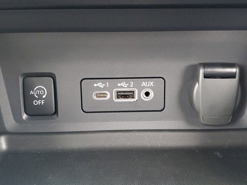 Used 2025 Nissan Sentra SR image 29