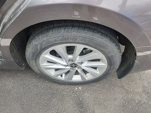 Used 2024 Toyota Camry SE image 12