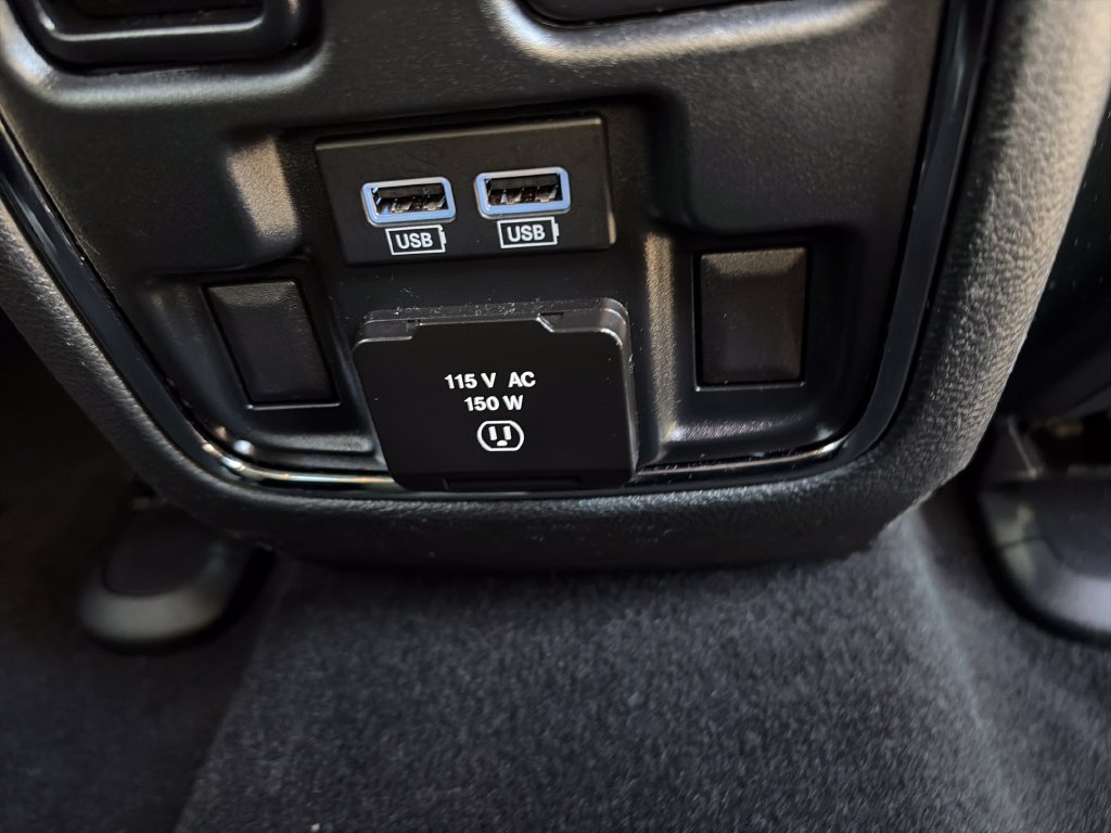 Used 2020 Jeep Grand Cherokee Limited AWD/4WD image 32