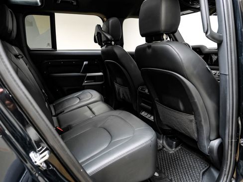 Used 2023 Land Rover Defender 110 SE image 39