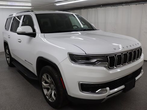 Used 2022 Jeep Wagoneer Series II AWD/4WD image 1