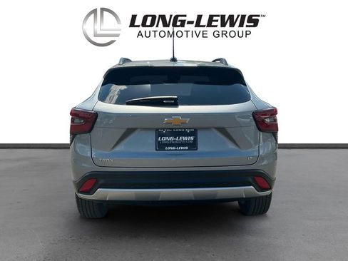 Used 2024 Chevrolet Trax LT w/ Driver Confidence Package FWD image 5