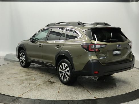 Used 2025 Subaru Outback Premium image 3