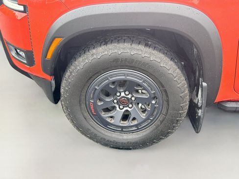 Used 2025 Nissan Frontier Pro-X RWD image 27