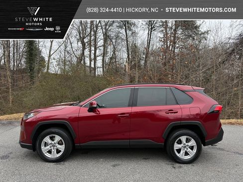 Used 2020 Toyota RAV4 XLE image 1