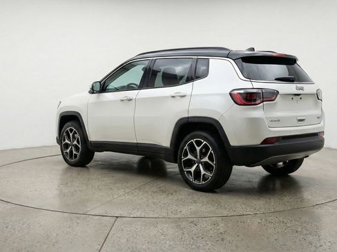 Used 2025 Jeep Compass Limited image 6