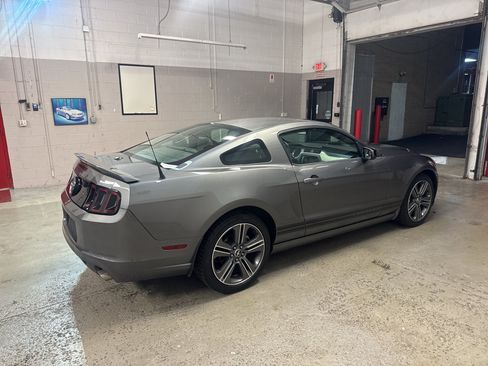 Used 2013 Ford Mustang Premium w/ Electronics Pkg RWD image 8