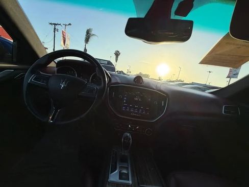 Used 2016 Maserati Ghibli S RWD image 10
