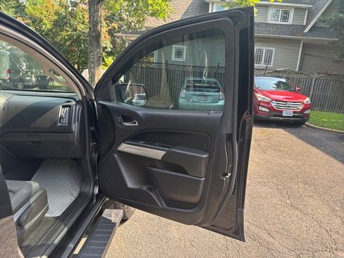 Used 2018 Chevrolet Colorado LT w/ LT Convenience Package AWD/4WD image 12